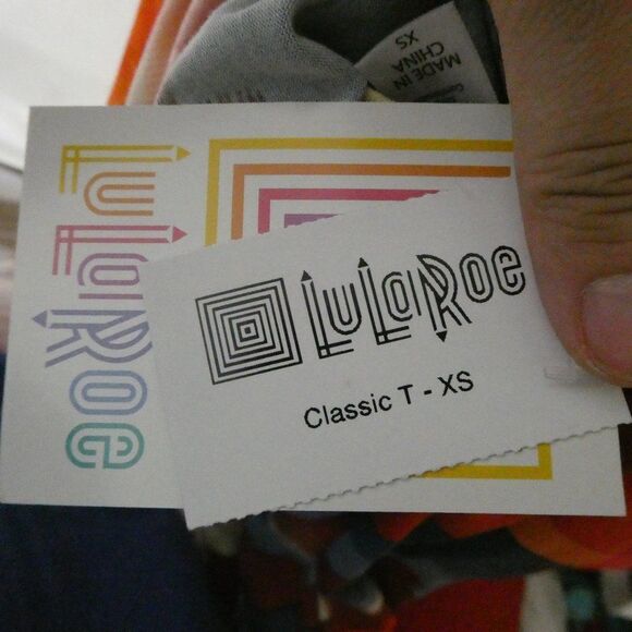 LulaRoe Classic Tee Tribal Striped T Shirt Boho XS Zigzag Chevron Orange - Picture 4 of 10